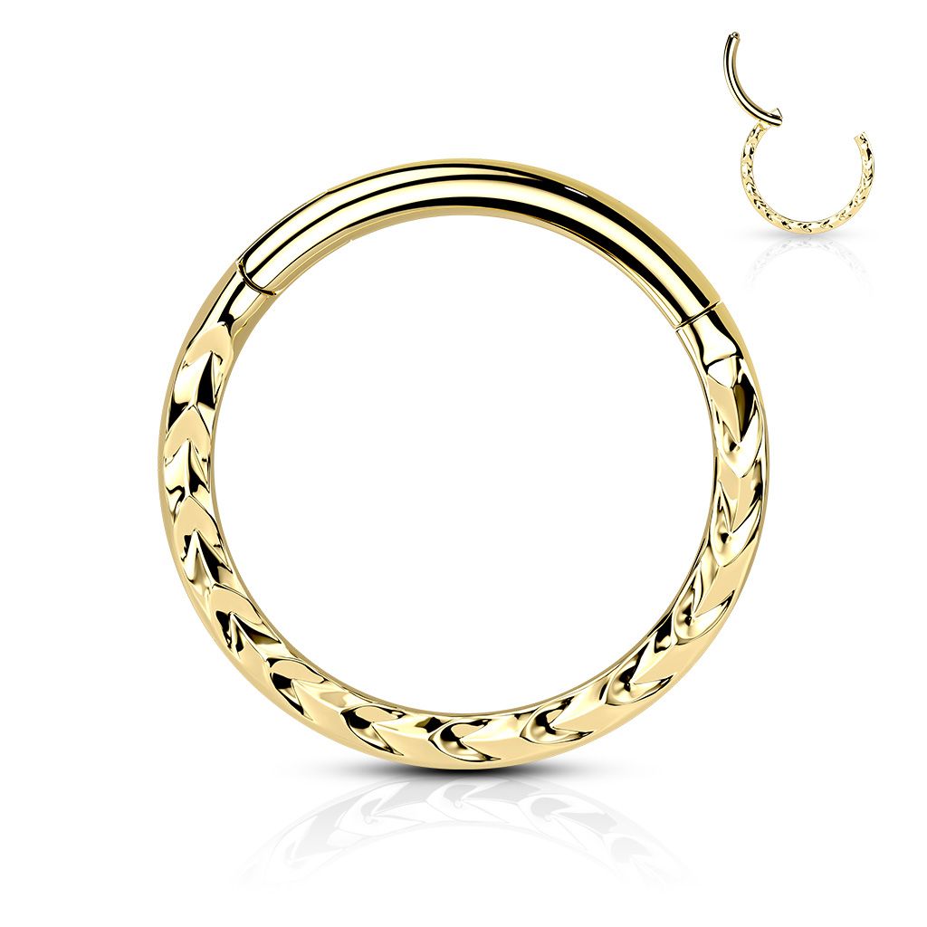 Zlacený segment kruh s dekorem - helix / cartilage / tragus piercing (1,2 x 6 mm) - NS0052GD-1206