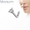 Zahnutý piercing do nosu - titan trojúhelník, čirý kamínek