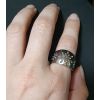 Ocelový prsten s květinovým motivem (52)