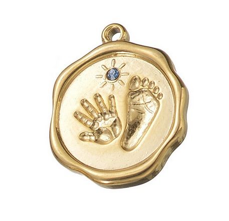 Zlacený ocelový přívěsek medailonek s ručičkou a nožičkou