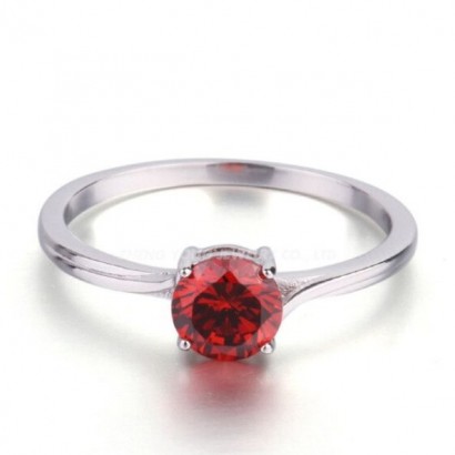 Stříbrný prsten s červeným zirkonem (1,76 g, 58)