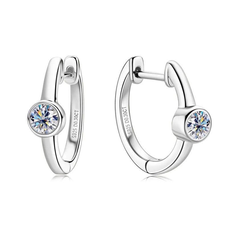 Stříbrné náušnice s moissanity - MN105