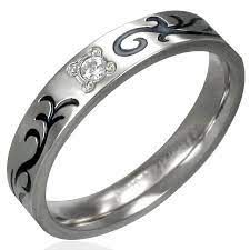 Ocelový prsten se zdobením a zirkonem