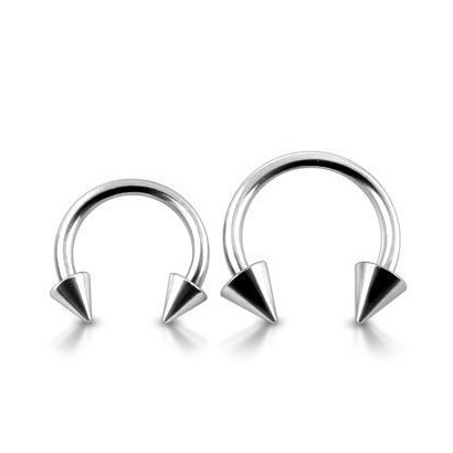 Piercing - podkova s hroty, tl. 1,6 mm (1,6 x 8 mm, 3 x 4 mm)