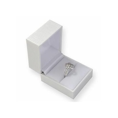 Bílá koženková krabička na prsten