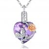 Stříbrný pietní náhrdelník - Fialové Swarovski srdce s růží a motýlem