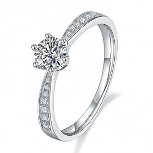 Stříbrný zásnubní prsten s MOISSANITY