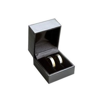 Černá koženková krabička na snubní prsteny