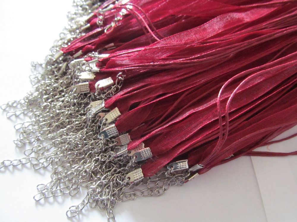 Vínová šňůrka na krk z organzy