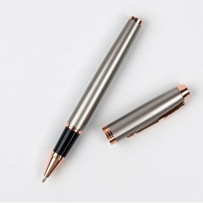 Kuličkové pero stříbrné matné