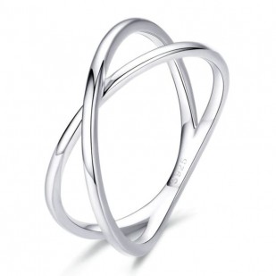 Stříbrný prsten s překřížením